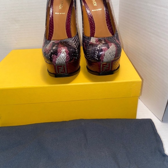 Fendi - Picture 2 of 6